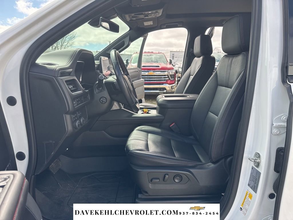 Used 2022 Chevrolet Suburban RST w/ Luxury Package AWD/4WD image 19