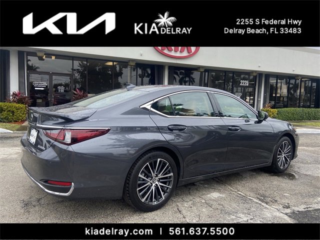 Used 2023 Lexus ES 300h w/ Premium Package image 3