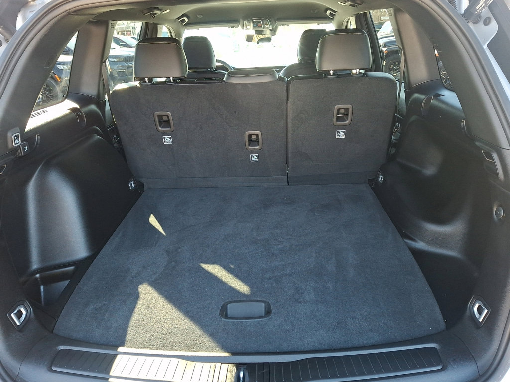 Used 2025 Jeep Grand Cherokee Altitude image 18