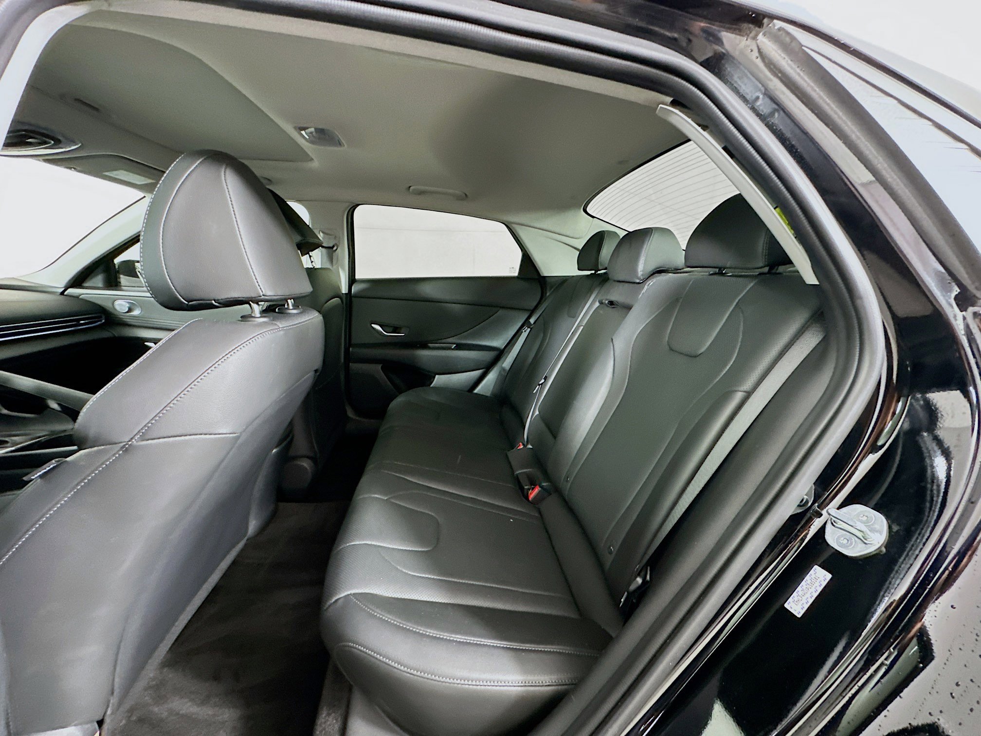 Used 2023 Hyundai Elantra Limited w/ Cargo Package image 28