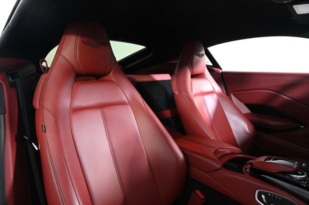 Used 2020 Aston Martin V8 Vantage Coupe image 16