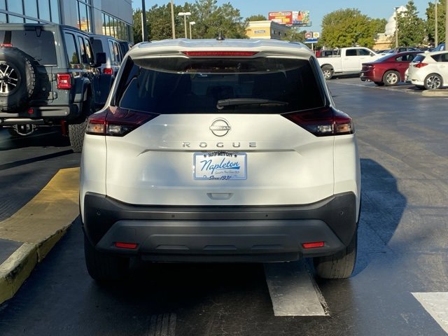 Used 2023 Nissan Rogue S image 6