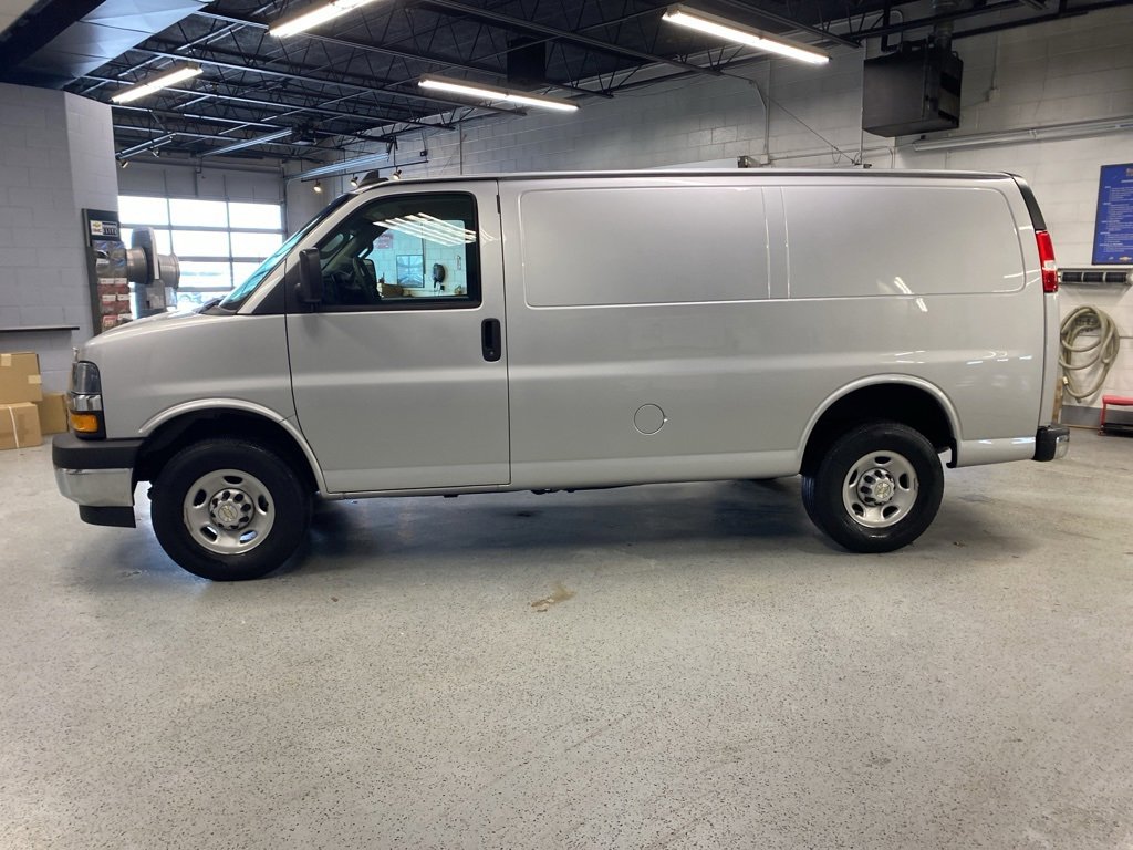 Used 2022 Chevrolet Express 2500 w/ Driver Convenience Package image 4
