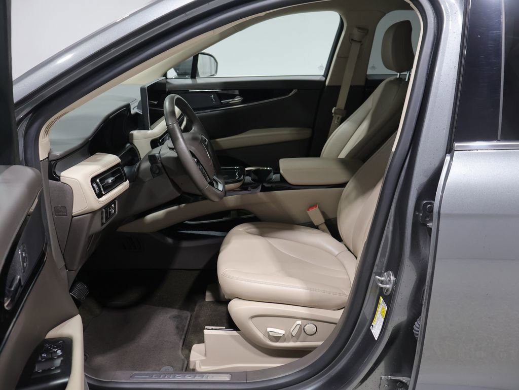 Used 2023 Lincoln Nautilus AWD image 10