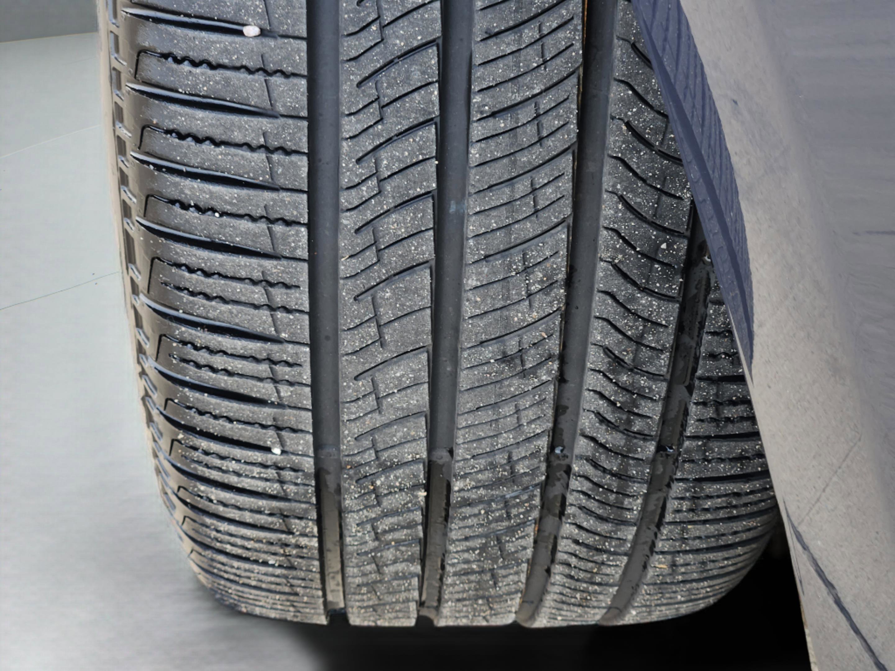 Certified 2025 Land Rover Range Rover SE image 32