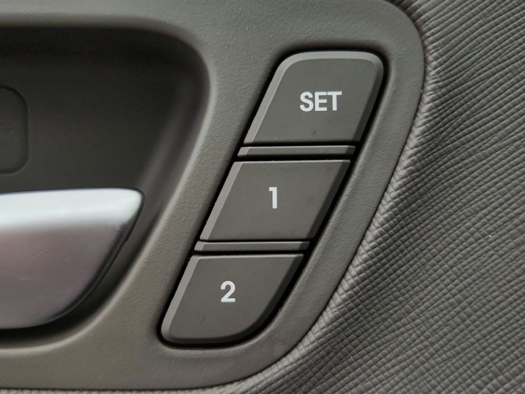 Used 2018 Hyundai Santa Fe Limited AWD/4WD image 20