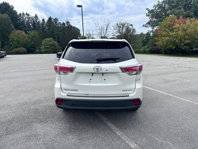 Used 2016 Toyota Highlander XLE AWD/4WD image 4