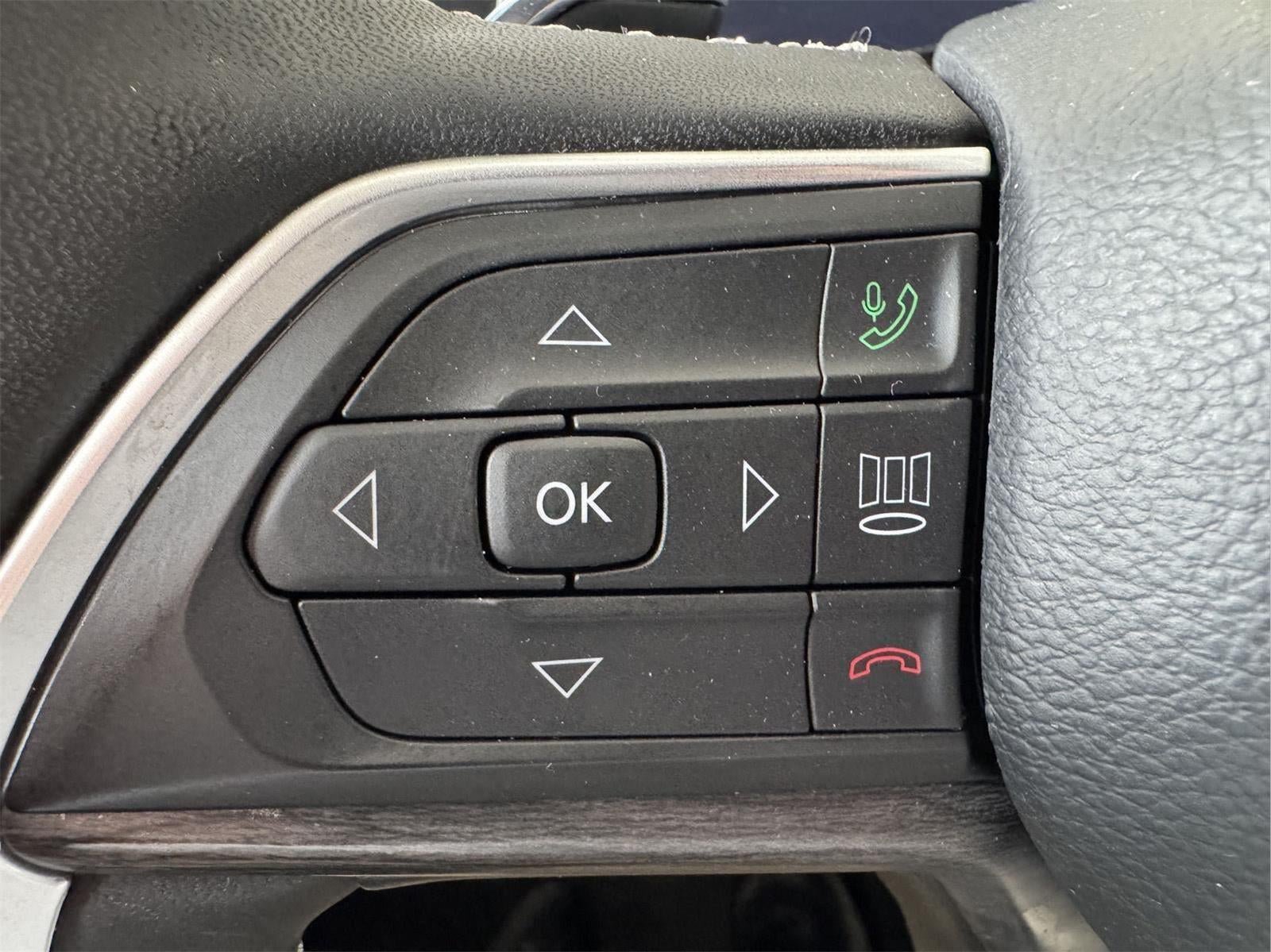Used 2025 Jeep Grand Cherokee Limited AWD/4WD image 31