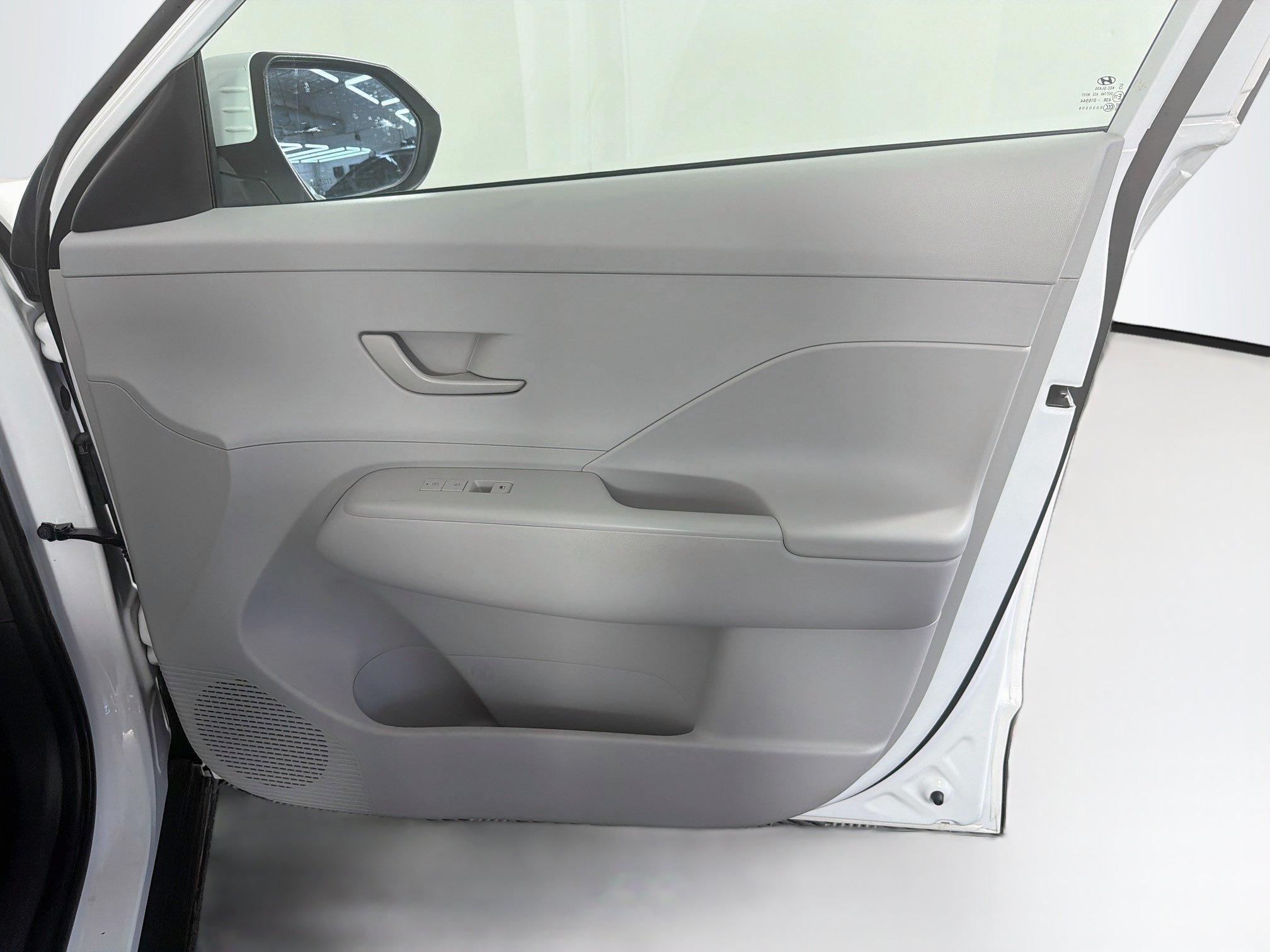Used 2025 Hyundai Kona SEL FWD image 31