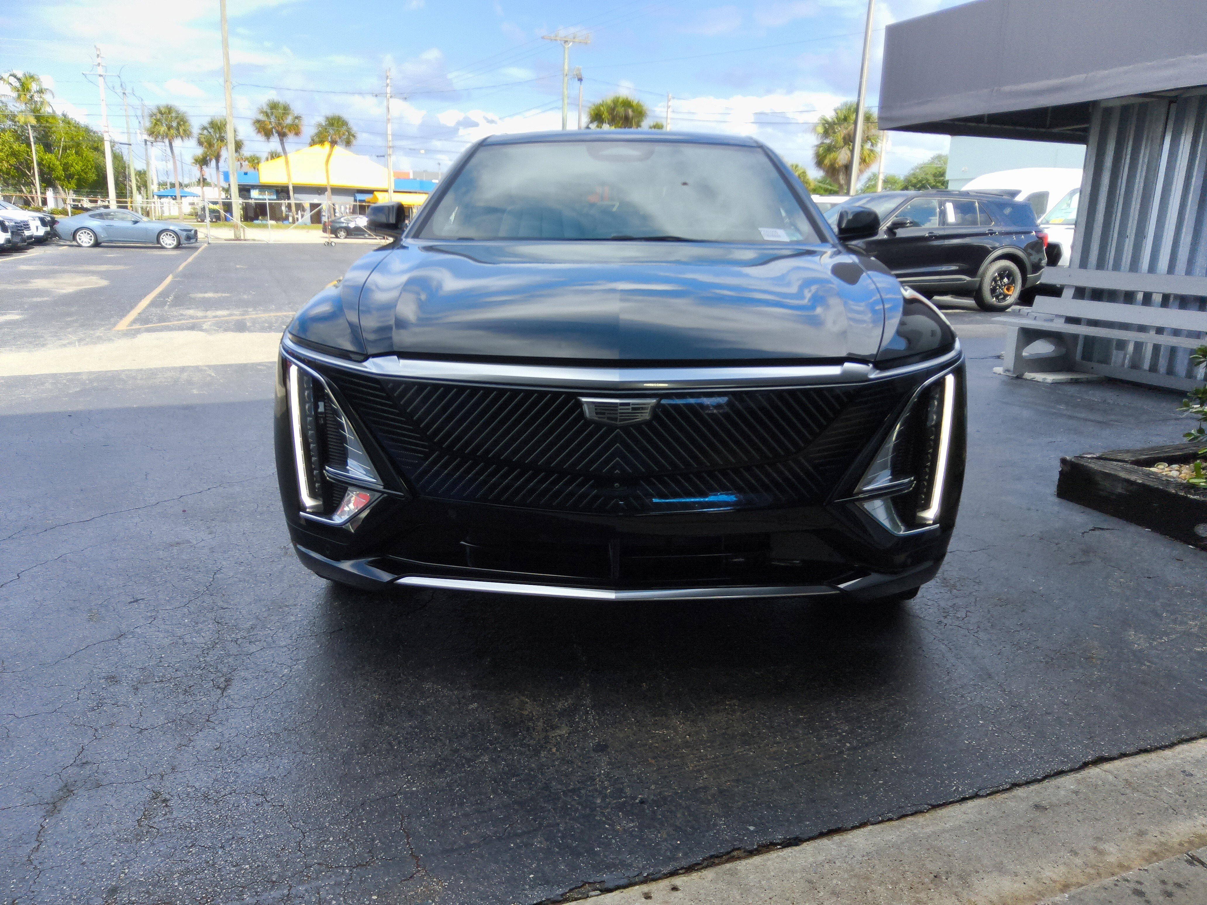 Used 2023 Cadillac Lyriq 2WD image 2