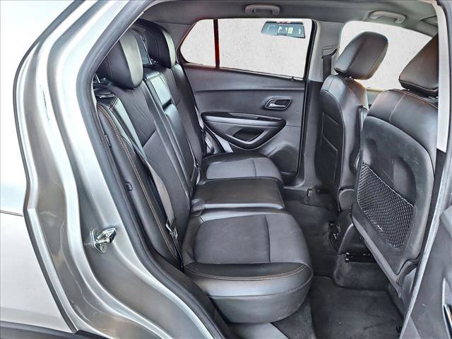 Used 2020 Chevrolet Trax LT w/ LT Convenience Package FWD image 19