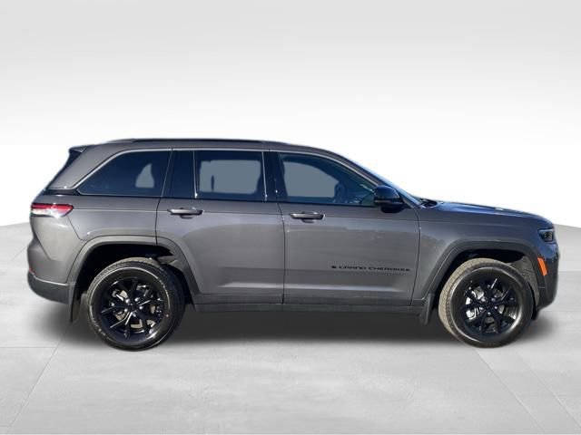 New 2026 Jeep Grand Cherokee Altitude image 8