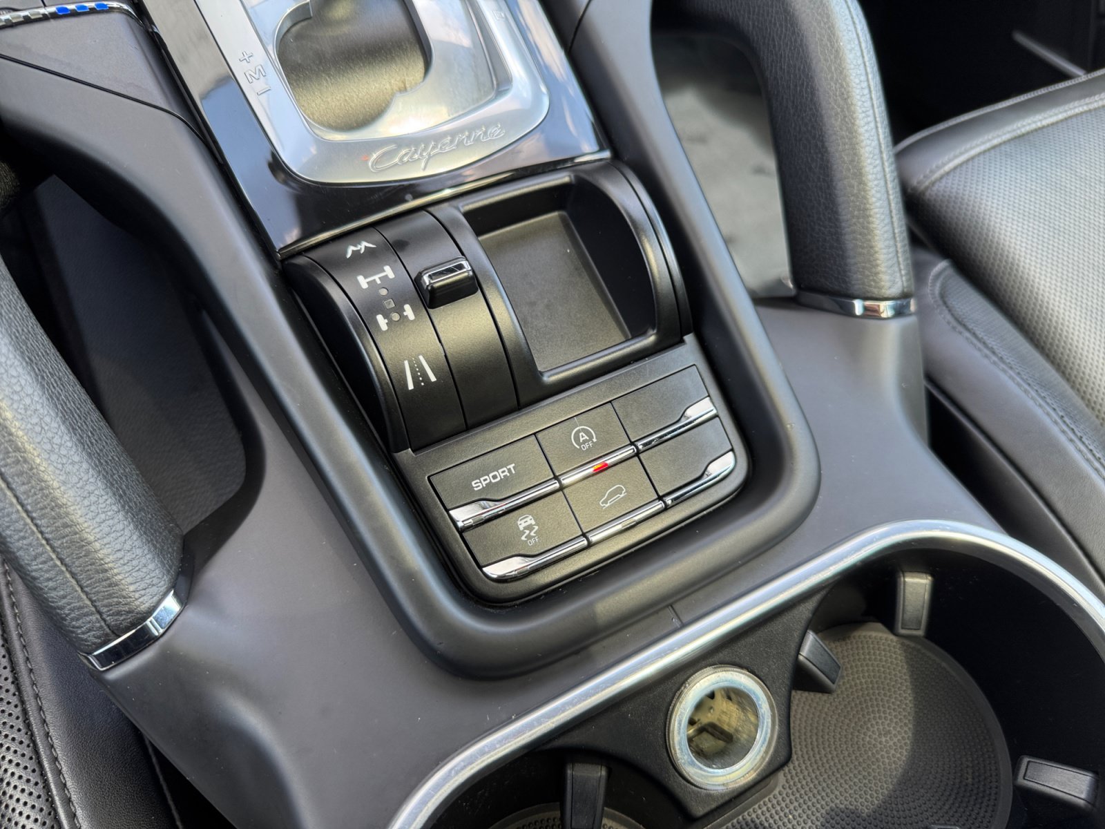 Used 2012 Porsche Cayenne S AWD/4WD image 24