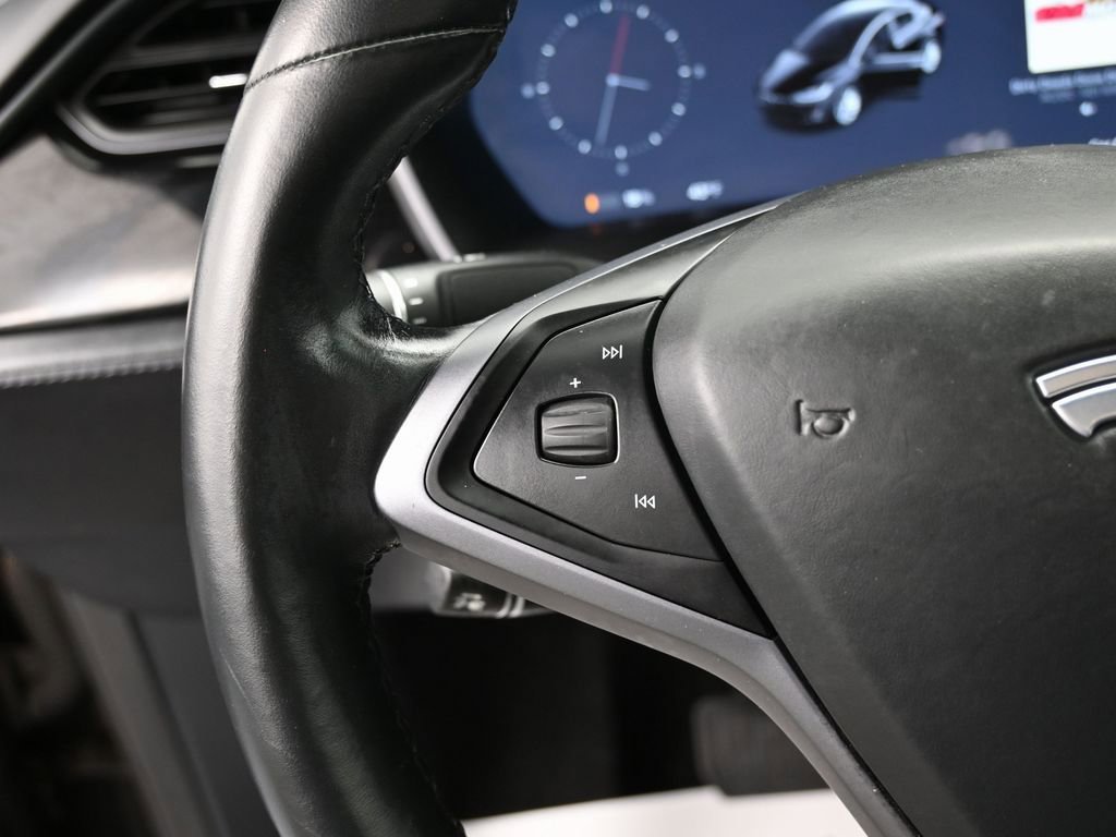 Used 2018 Tesla Model X 75D image 16