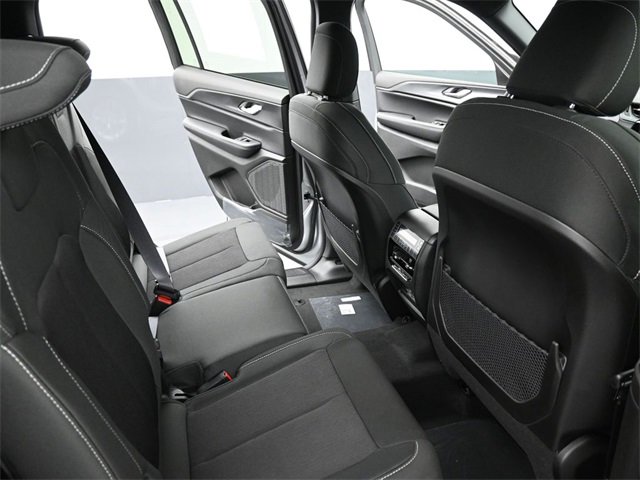 New 2025 Jeep Grand Cherokee L Laredo image 21