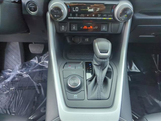 Used 2023 Toyota RAV4 XLE Premium AWD/4WD image 16