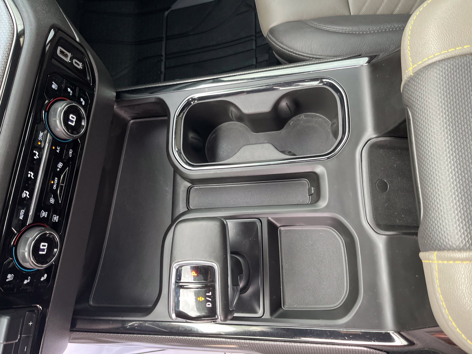 Used 2023 Chevrolet Silverado 1500 ZR2 w/ Technology Package AWD/4WD image 18