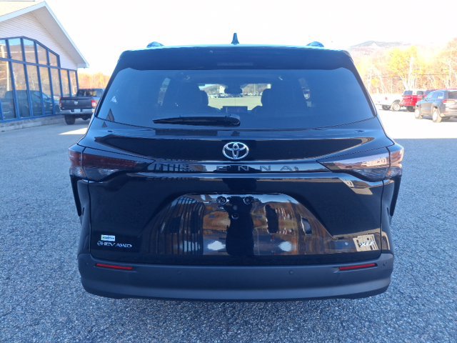 New 2026 Toyota Sienna XLE AWD/4WD image 6