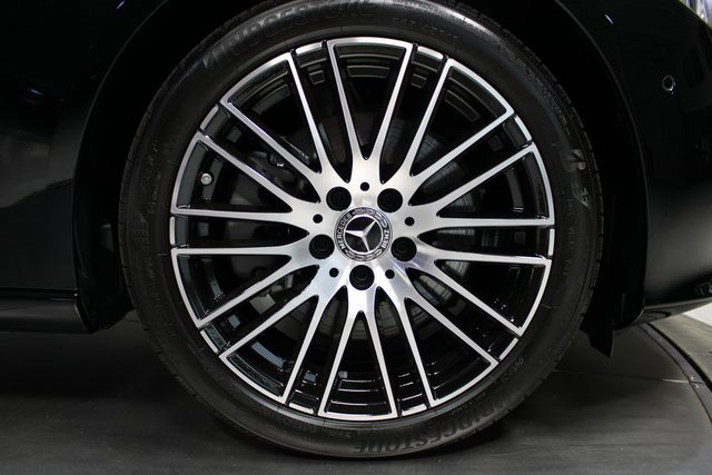 Used 2024 Mercedes-Benz C 300 Sedan image 33