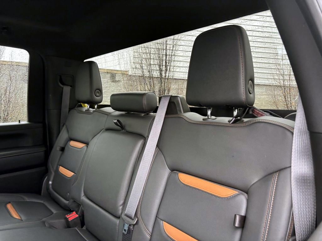 Used 2022 GMC Sierra 3500 AT4 image 27