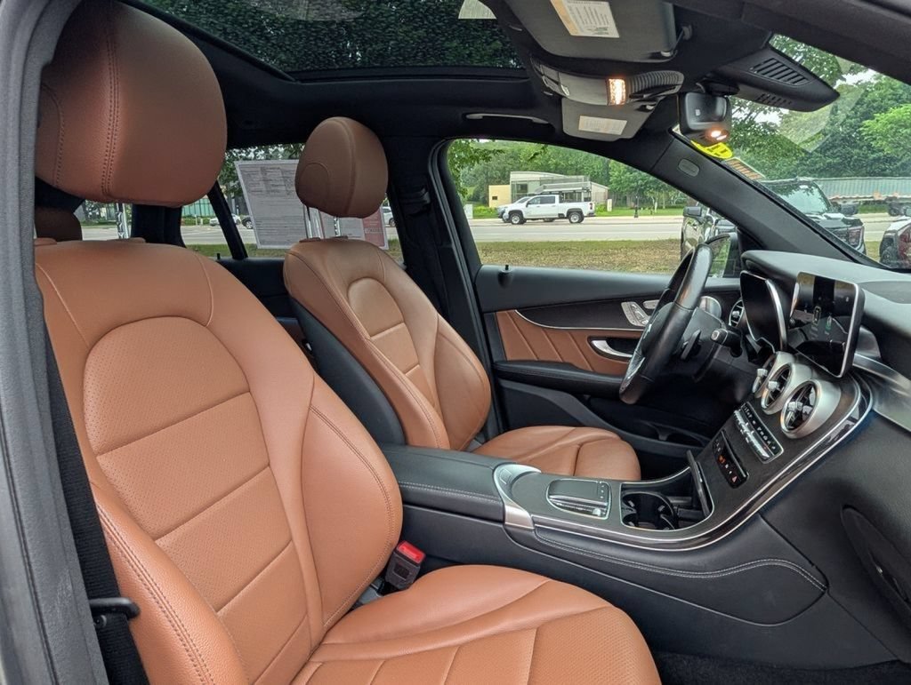 Used 2020 Mercedes-Benz GLC 300 4MATIC image 17