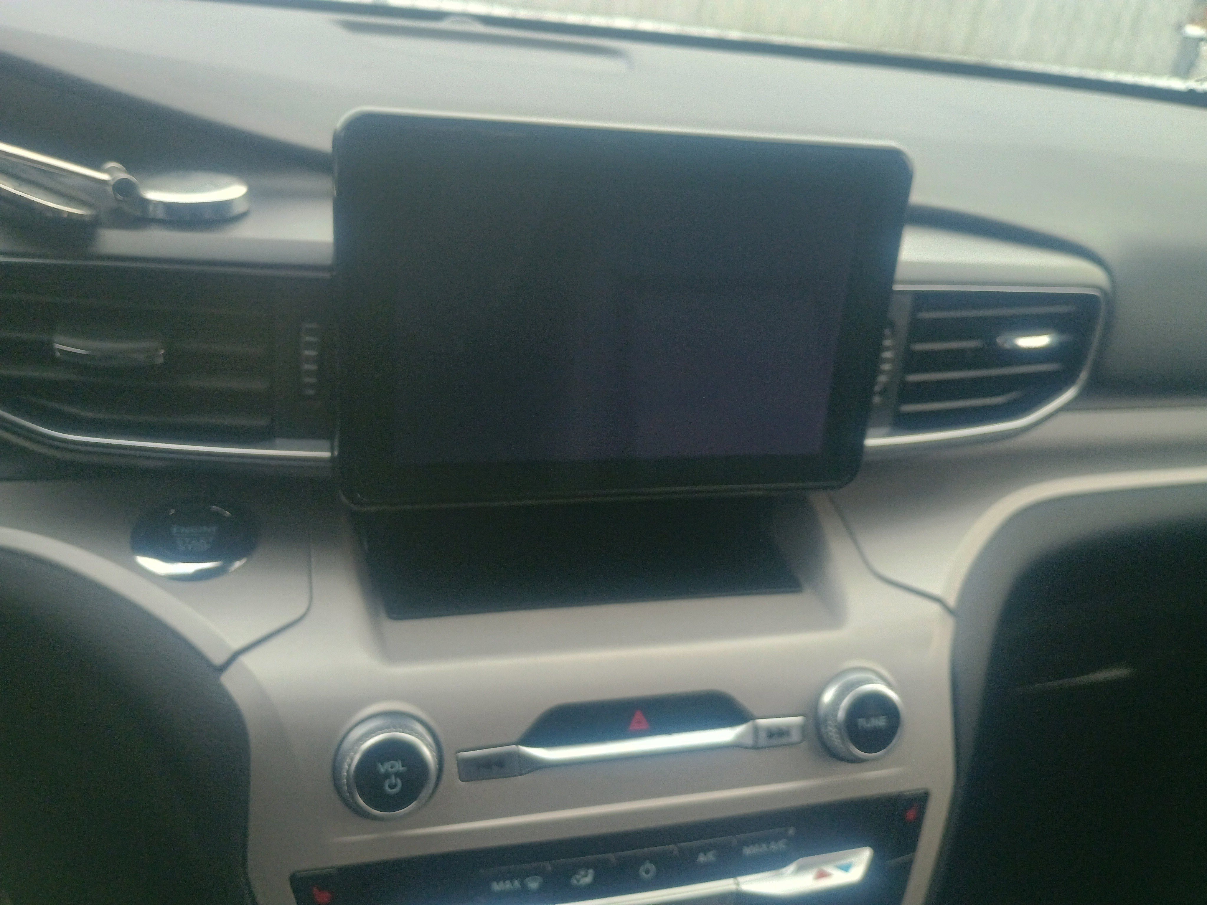 Certified 2023 Ford Explorer XLT w/ Equipment Group 202A image 24