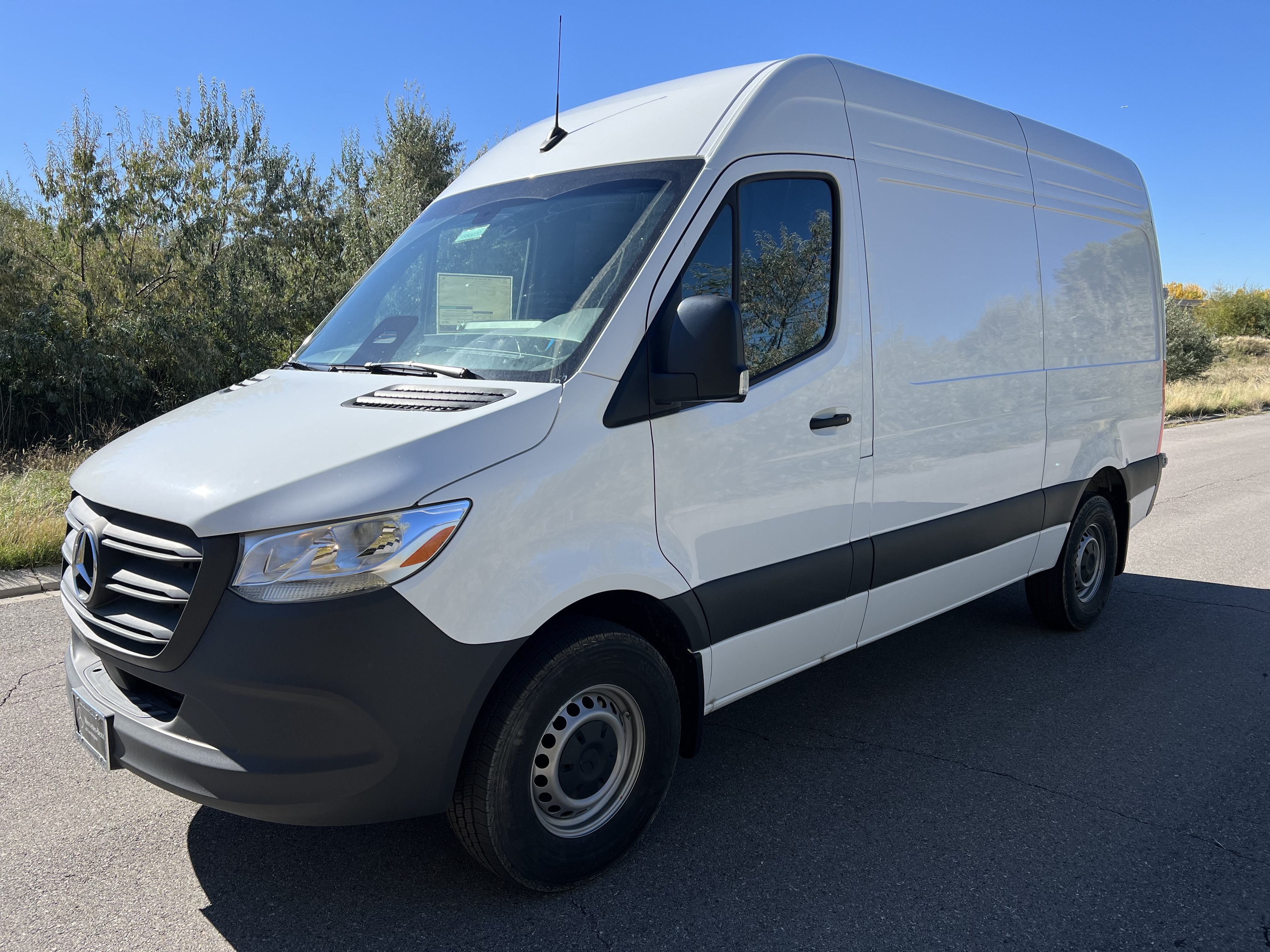 Used 2025 Mercedes-Benz Sprinter 2500 image 8