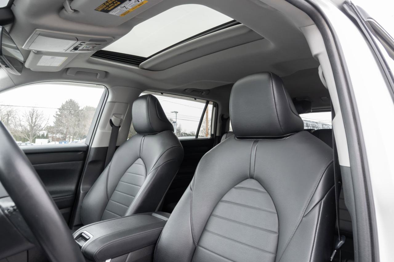 Used 2021 Toyota Highlander XLE image 17