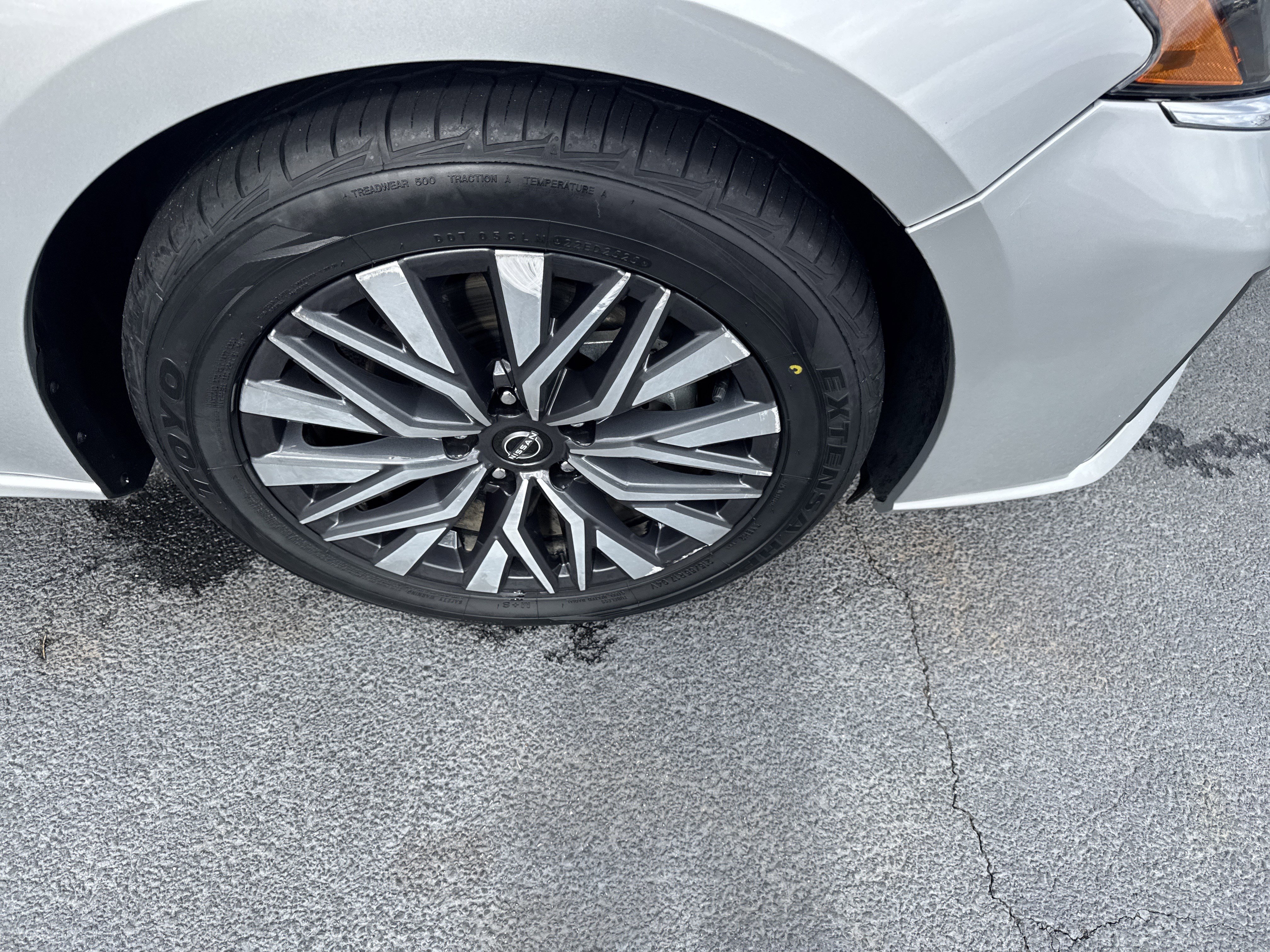 Used 2024 Nissan Altima 2.5 SV FWD image 10
