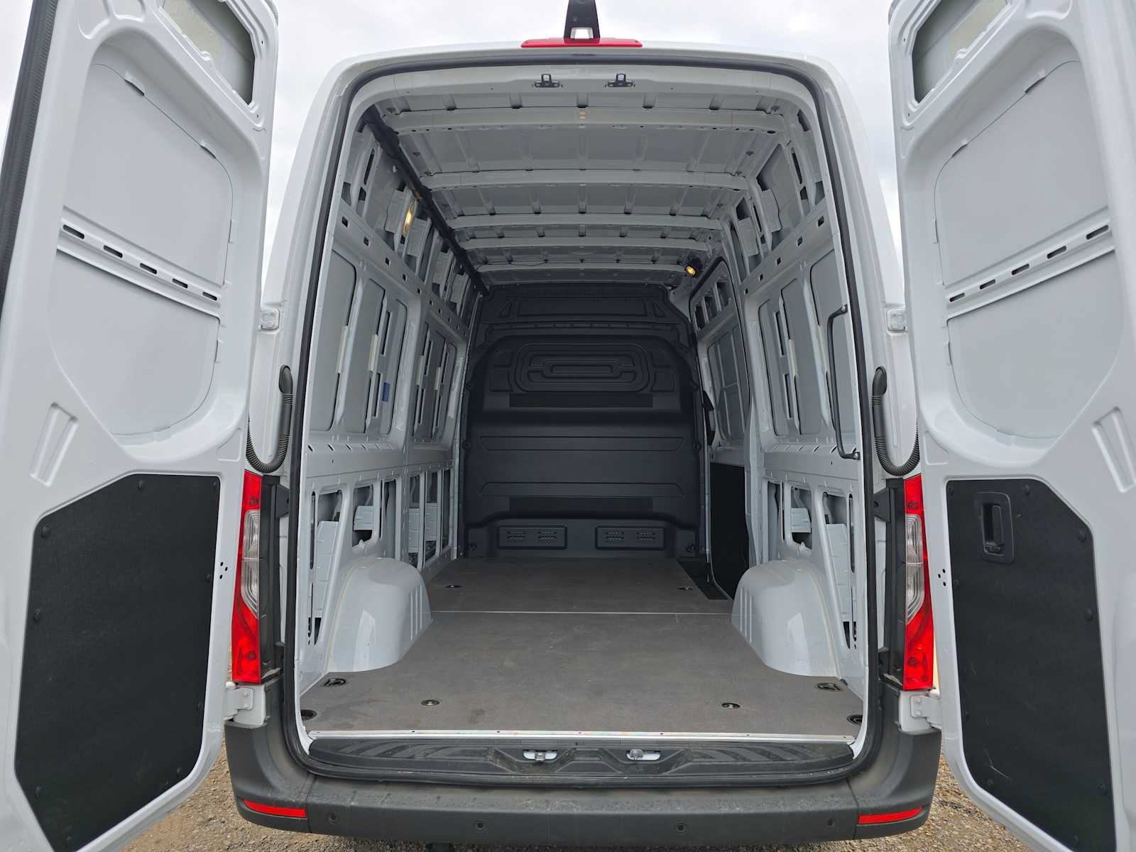 Used 2026 Mercedes-Benz Sprinter 2500 image 18