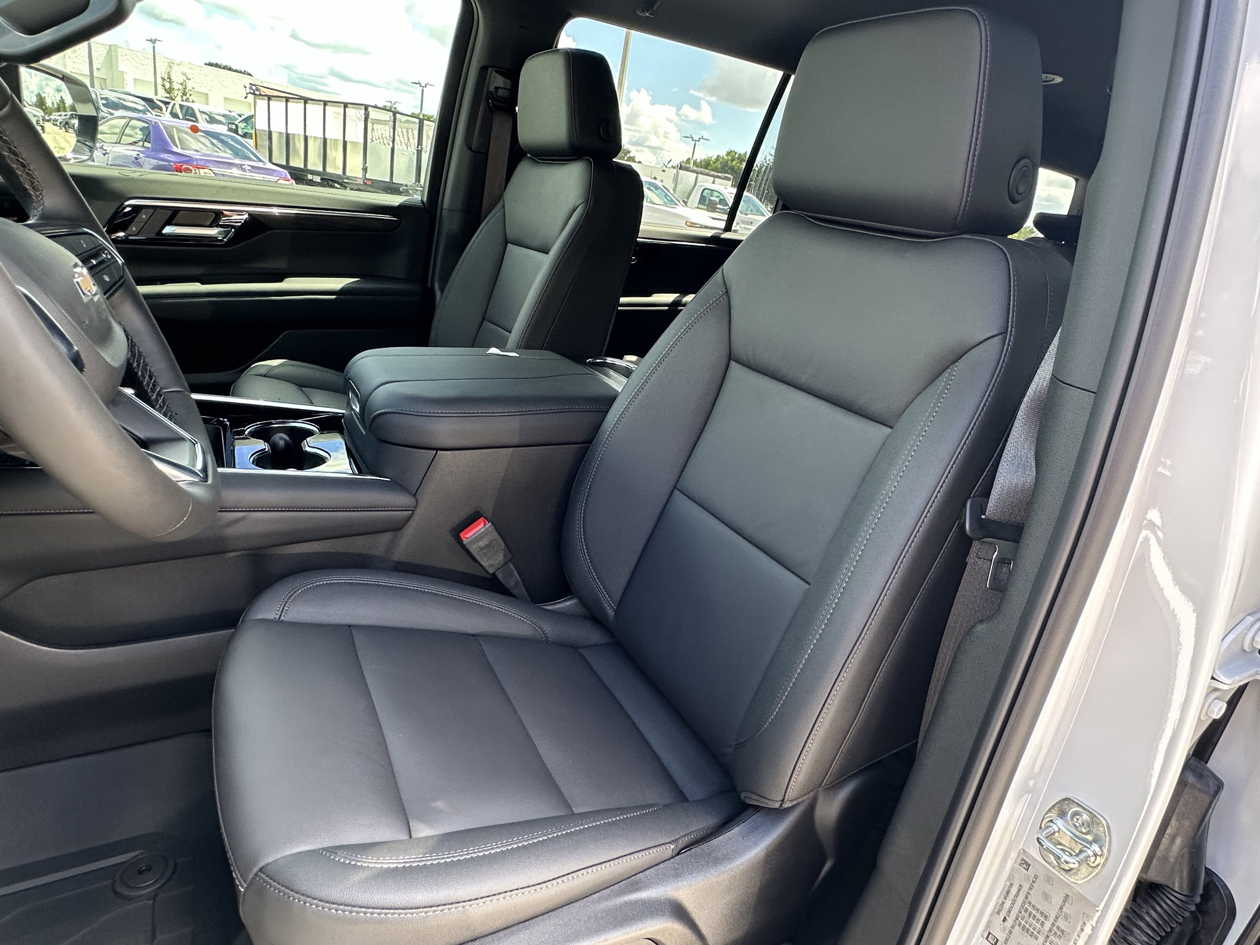 New 2026 Chevrolet Suburban LT w/ Comfort Package image 33