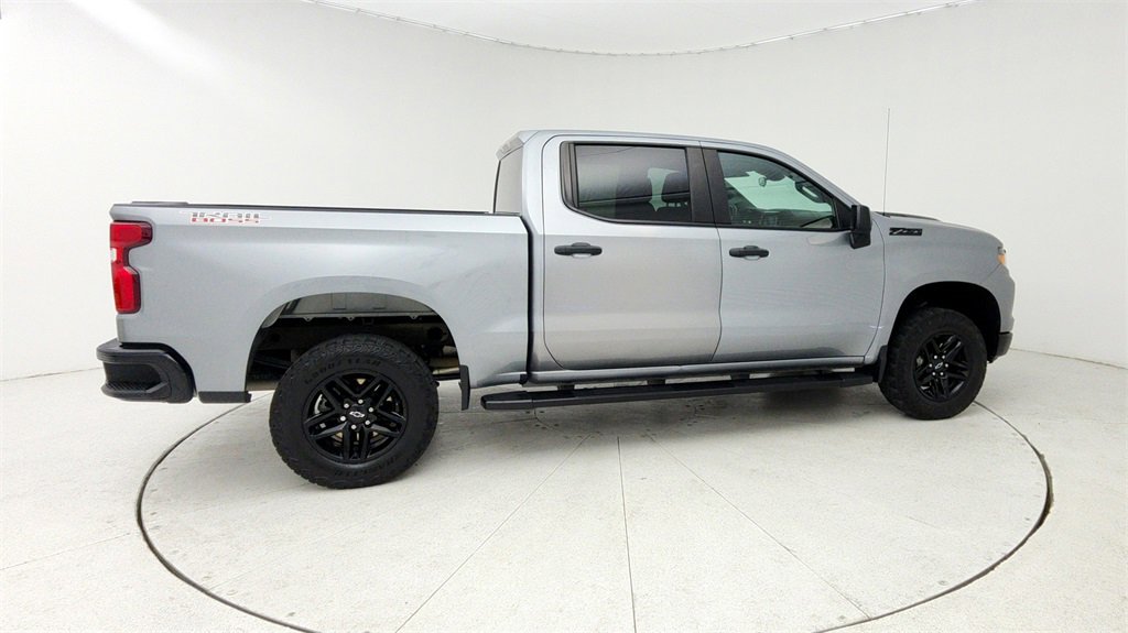 Used 2024 Chevrolet Silverado 1500 Custom Trail Boss w/ LPO, Dark Essentials Package image 9