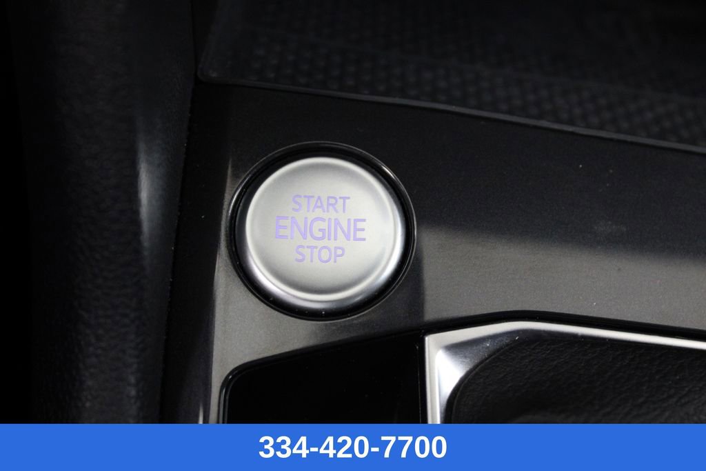 Used 2022 Volkswagen Tiguan SE R-Line image 11