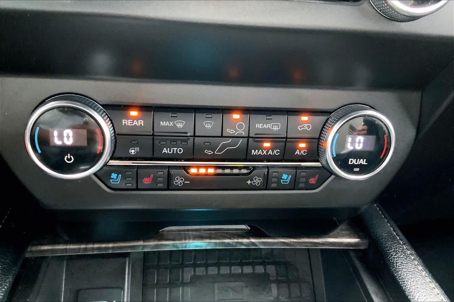 Used 2019 Ford Expedition Limited w/ Equipment Group 302A RWD image 35