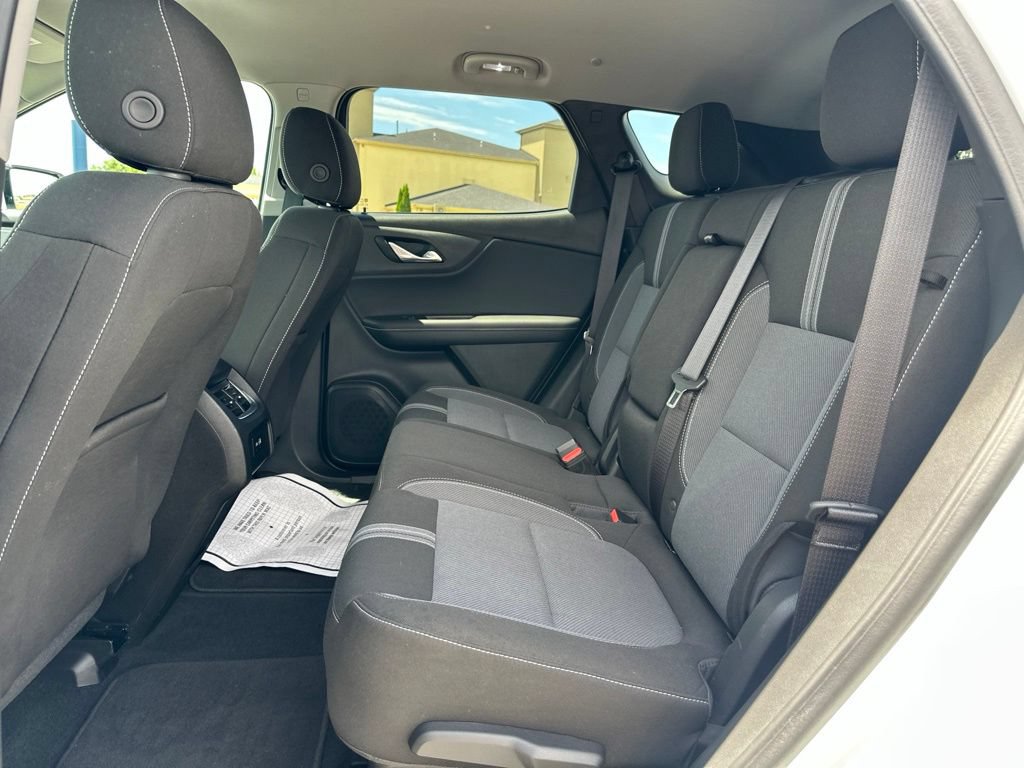 Used 2025 Chevrolet Blazer LT AWD/4WD image 19