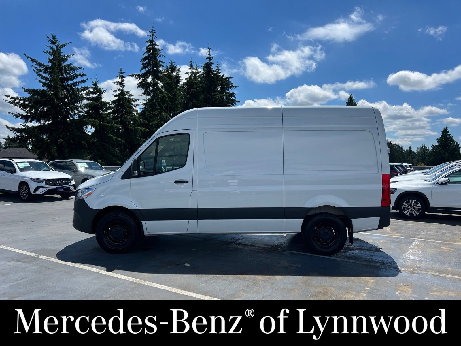 Used 2025 Mercedes-Benz Sprinter 2500 image 6
