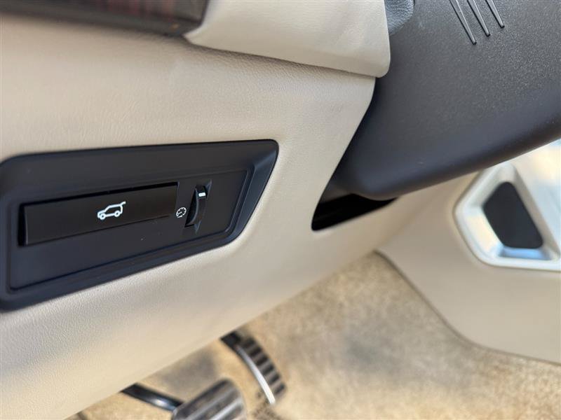 Used 2014 Land Rover Range Rover Supercharged AWD/4WD image 33