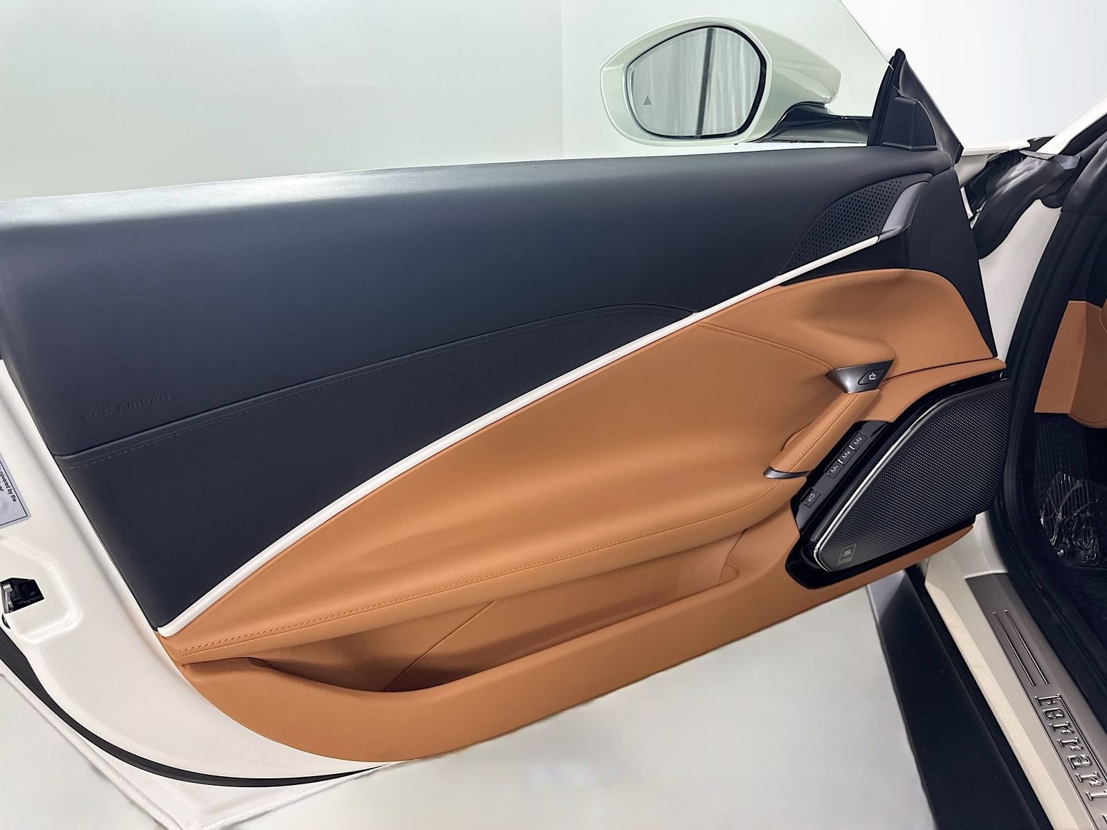 Used 2024 Ferrari Roma Spider RWD image 17