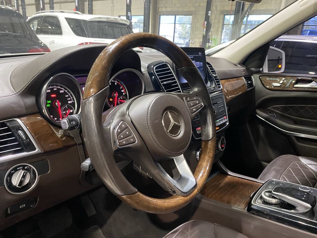 Used 2017 Mercedes-Benz GLS 550 4MATIC image 3