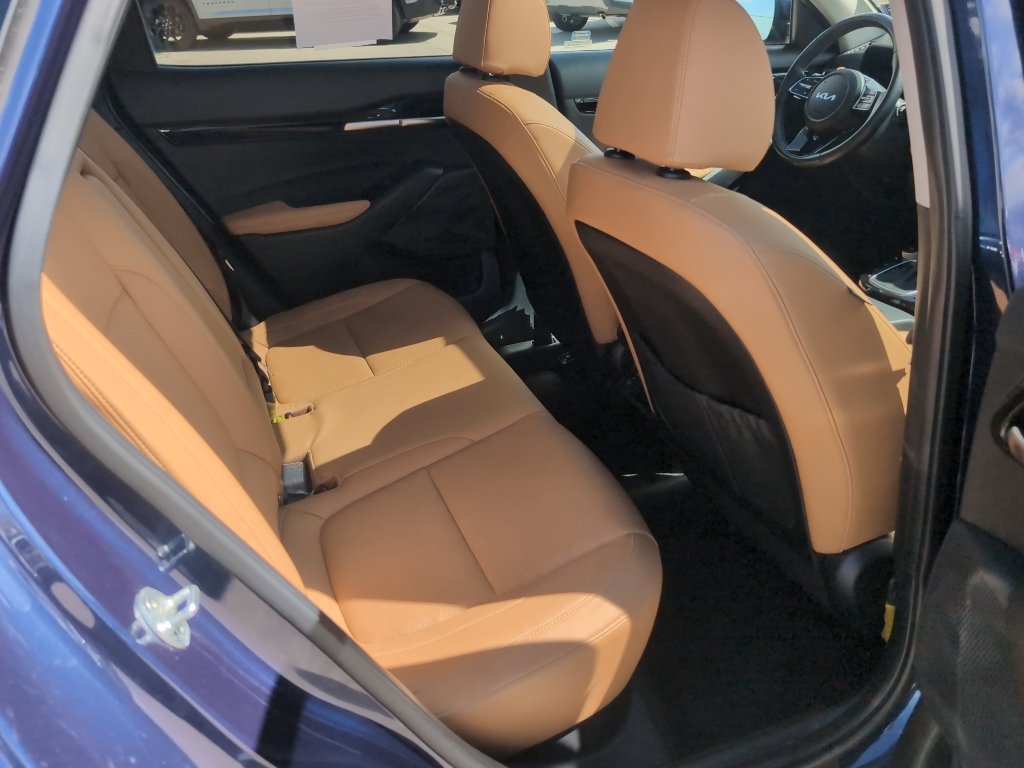 Used 2024 Kia Seltos EX image 21