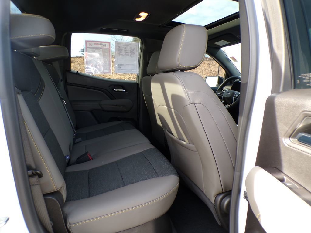 Used 2024 Chevrolet Colorado ZR2 w/ Technology Package AWD/4WD image 19