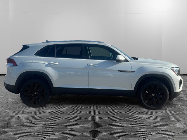New 2026 Volkswagen Atlas Cross Sport SE FWD image 6