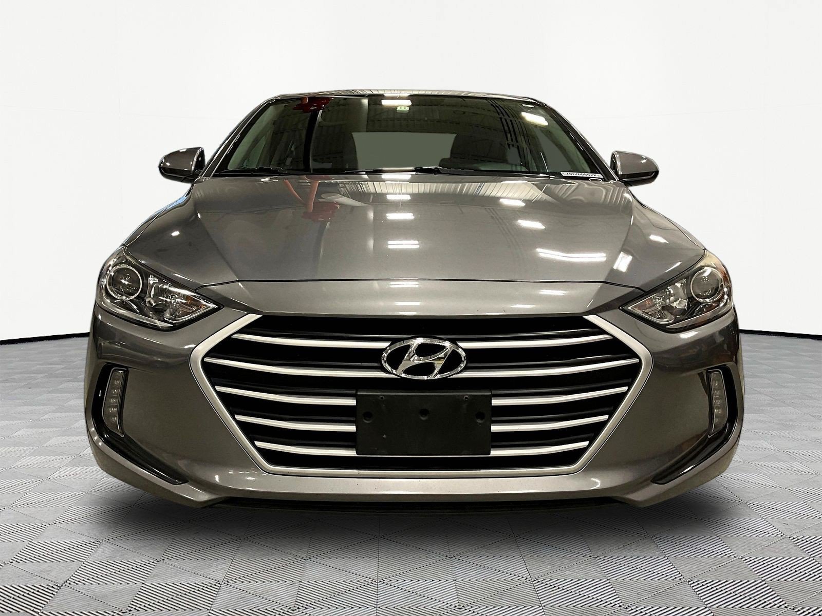 Used 2018 Hyundai Elantra Value Edition w/ Winter Weather Package FWD image 2
