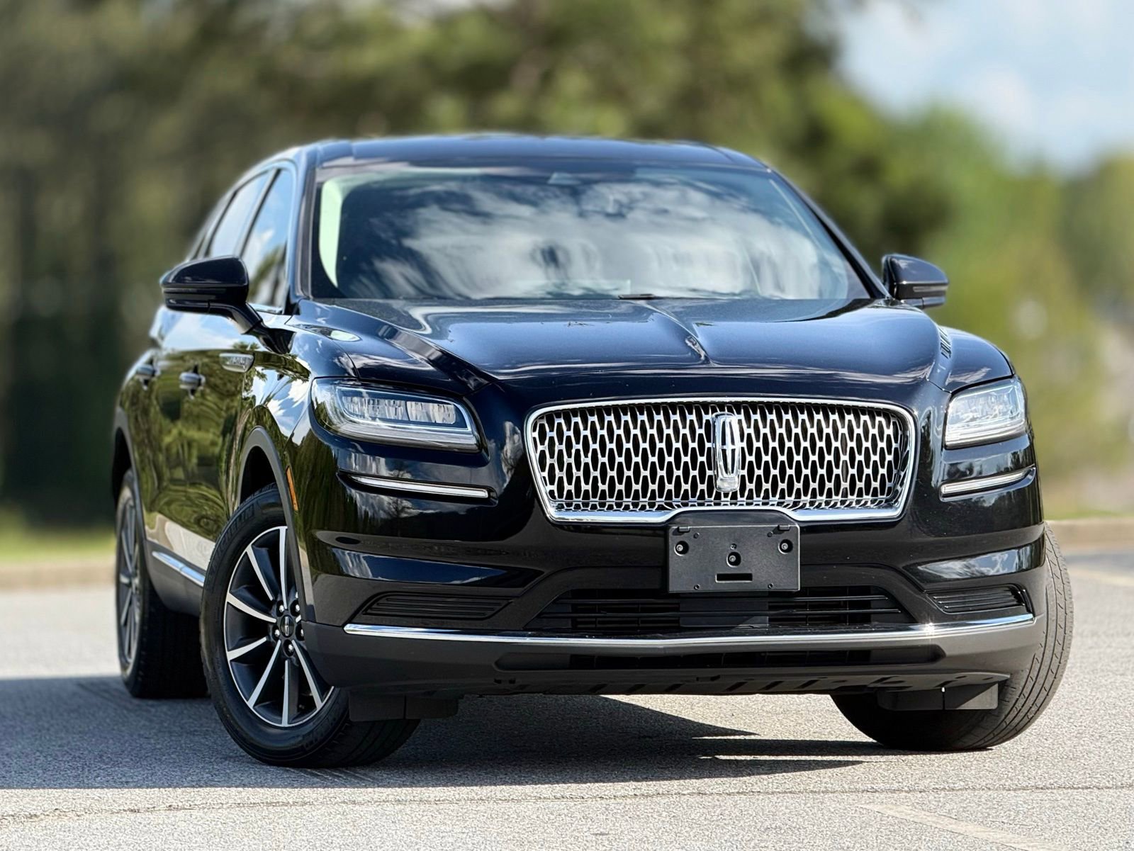 Used 2022 Lincoln Nautilus AWD image 4