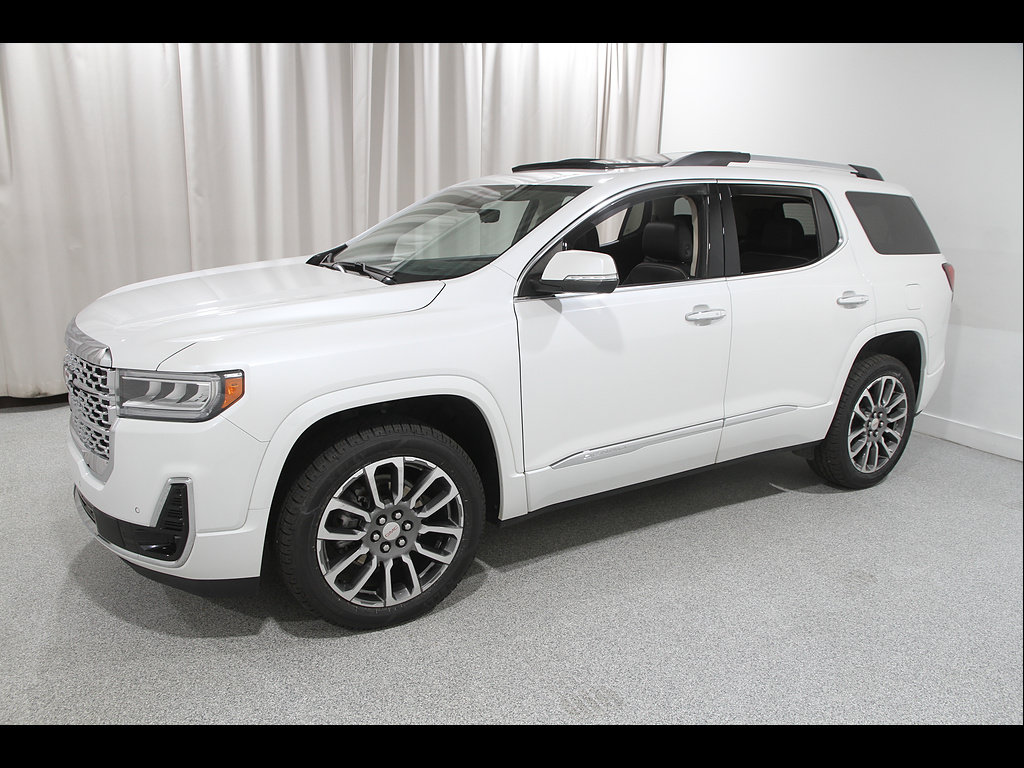 Certified 2022 GMC Acadia Denali w/ Denali Ultimate Package AWD/4WD image 3