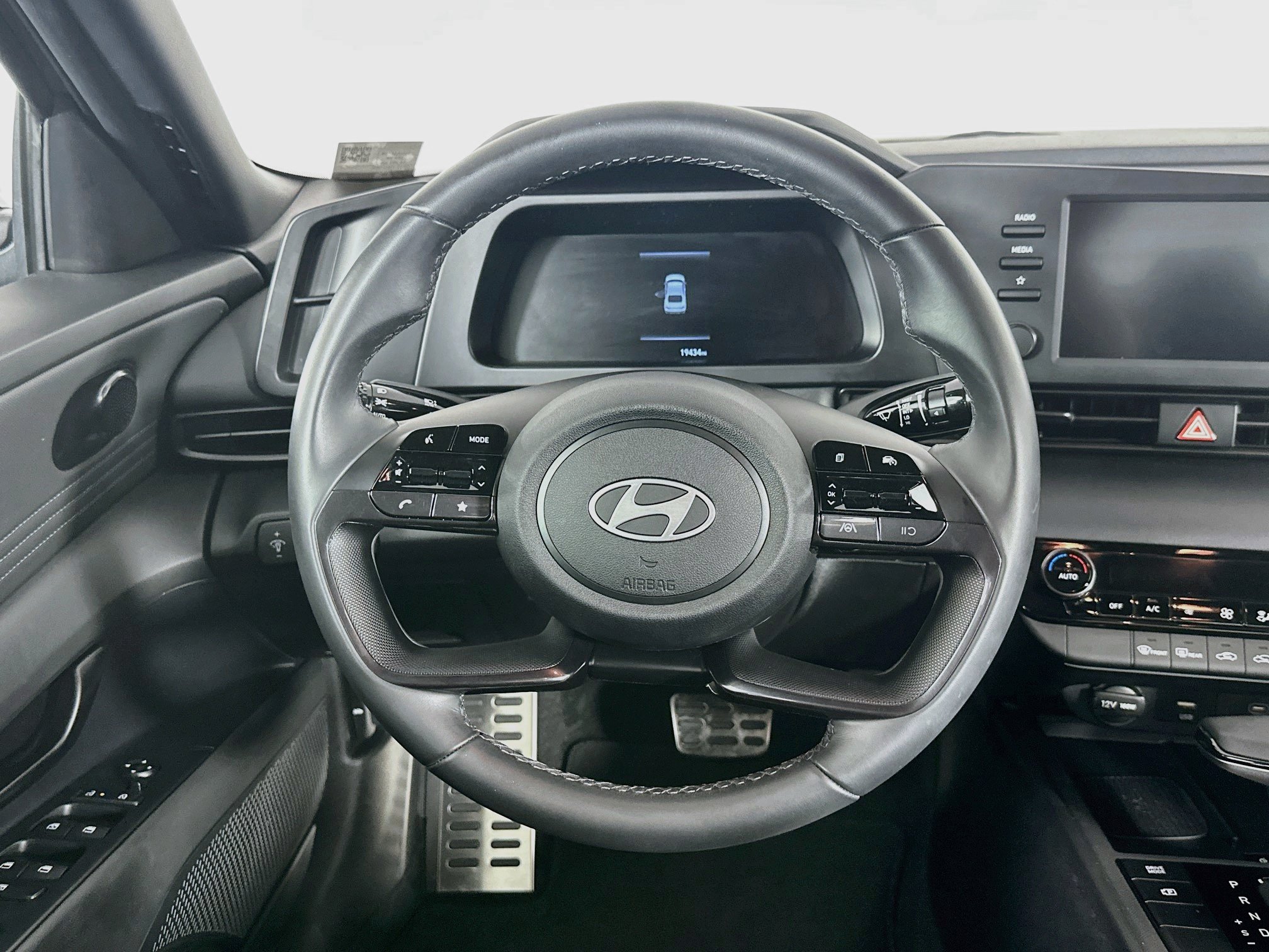 Used 2025 Hyundai Elantra Sport FWD image 18
