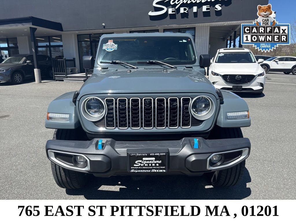 Used 2024 Jeep Wrangler Unlimited Sahara w/ Technology Group AWD/4WD image 2