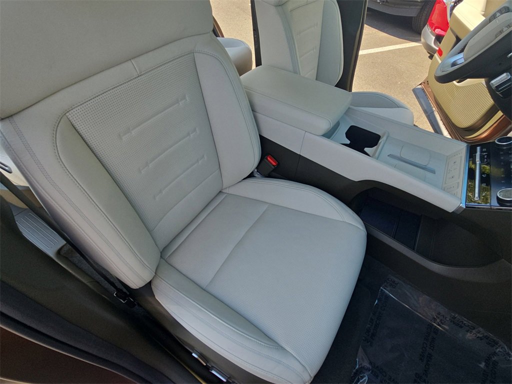 New 2025 Hyundai Santa Fe Calligraphy image 10