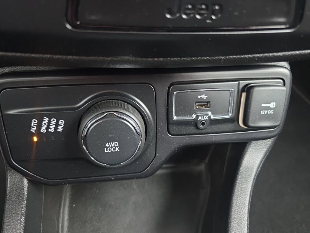 Used 2018 Jeep Renegade Sport w/ Power & Air Group image 27