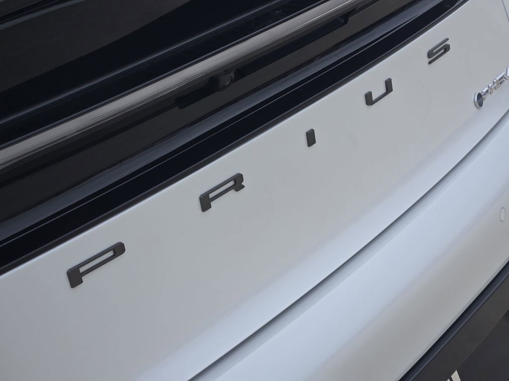 New 2026 Toyota Prius Plug-In Hybrid FWD image 7